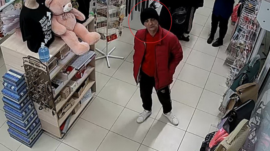 FOTO, VIDEO „Vedeta” este căutată de polițiști! A furat mai multe bunuri dintr-un magazin de birotică