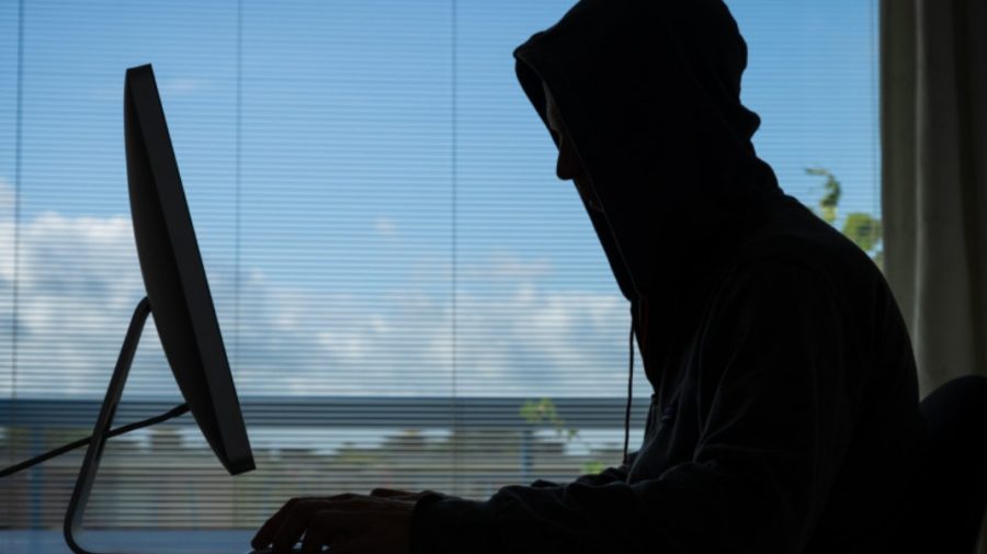 Continuă atacurile cibernetice asupra instituțiilor statului: Peste 1300 de mesaje periculoase, primite pe e-mailuri