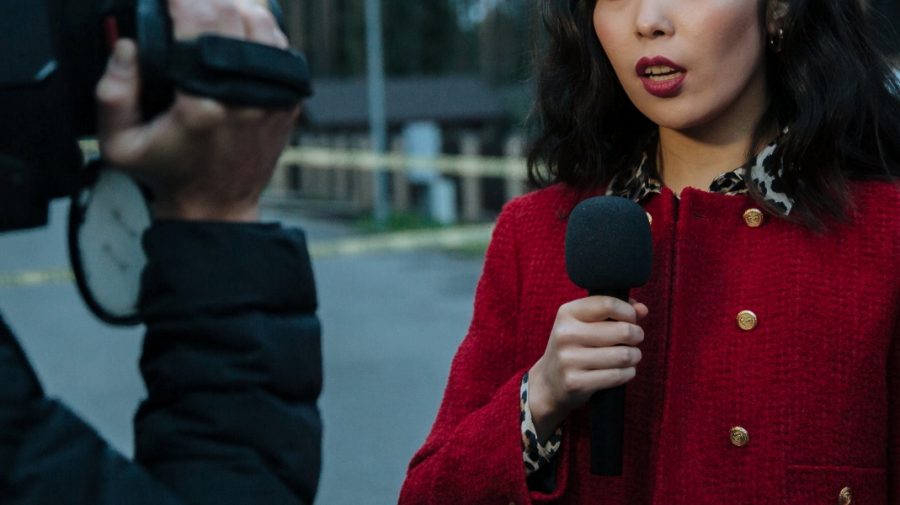 Este necesară o nouă lege a presei, inclusiv, pentru reglementarea posturilor TV retransmise din Rusia