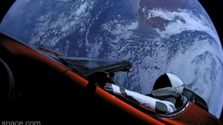 Cândva Elon Musk și-a trimis propria mașină în spațiu. Unde au ajuns acum automobilul Tesla și șoferul său