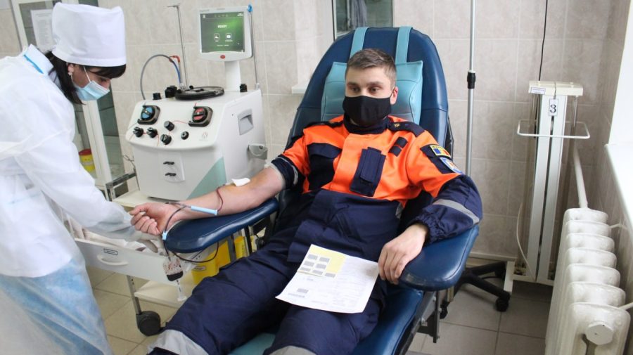 FOTO Eroi în fiecare zi! Angajații IGSU din nordul țării au donat sânge pentru oamenii aflați în dificultate