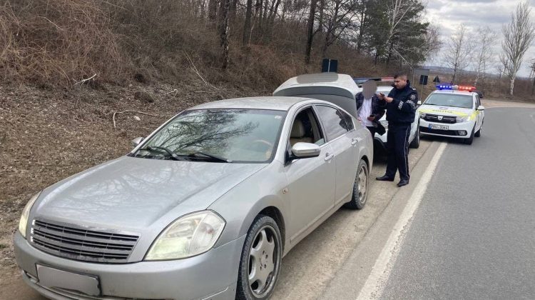 FOTO „Informația nu s-a adeverit”. Poliția spune că nu au fost depistate muniții în automobilul „cu ucraineni”