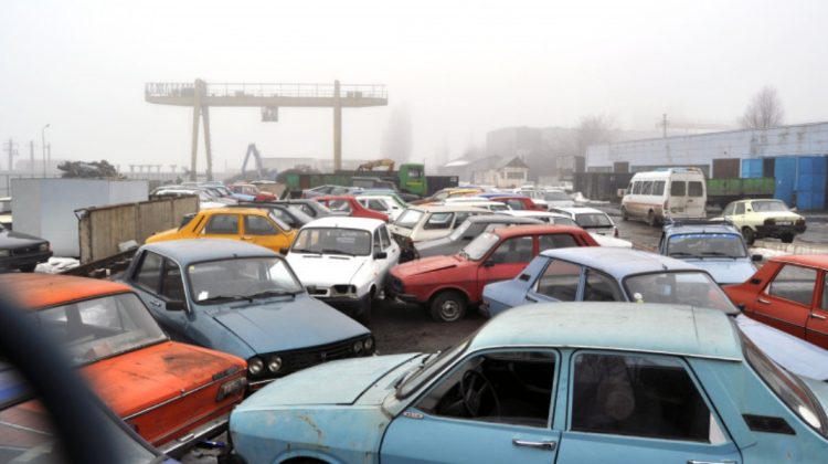 Vehiculele scoase din uz, pe scurt – rablele, ar putea fi predate importatorului spre reciclare. Detalii