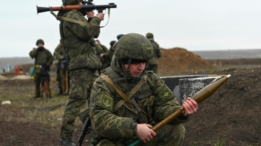 Cum se va încheia războiul din Ucraina: Scenariile posibile puse pe masă de analiştii militari şi politici