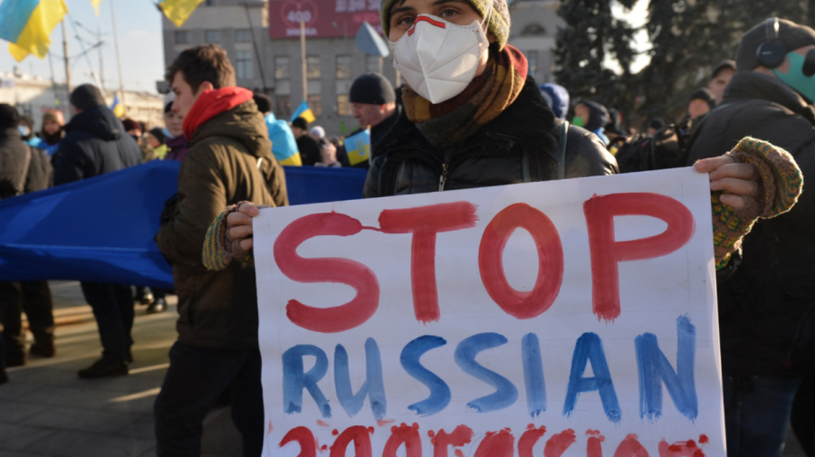 FOTO „STOP agresiunii din partea Rusiei”! Mii de ucraineni au protestat pe străzile din Harkov