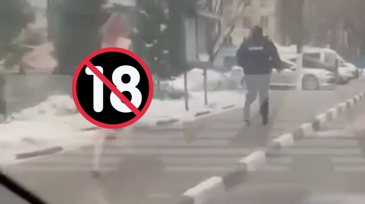STOP CADRU de la Moscova! Un polițist fuge pe stradă de o femeie goală pușcă. VIDEO +18