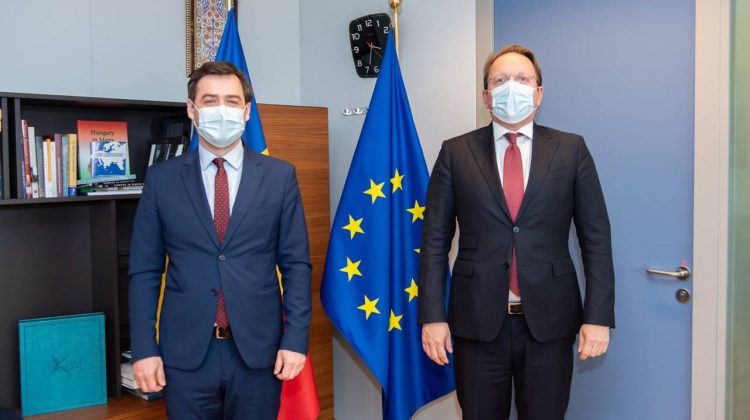 Nicu Popescu s-a întâlnit la Bruxelles cu comisarul Olivér Várhelyi. Ce subiecte au abordat oficialii