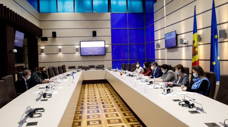 Oaspeți la Parlament, în contextul crizei refugiaților. Igor Grosu și directoarea ONU pentru populație, în discuții