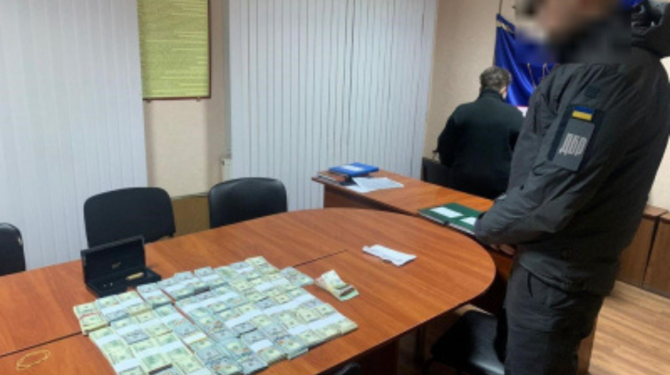 Voia viață fără griji în refugiu?! O ucraineancă, prinsă la hotarul Moldovei cu peste 400.000 de dolari nedeclarați