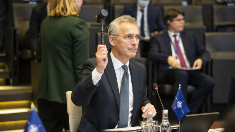 Jens Stoltenberg rămâne secretarul general al NATO. A primit votul celor 30 de state membre ale NATO