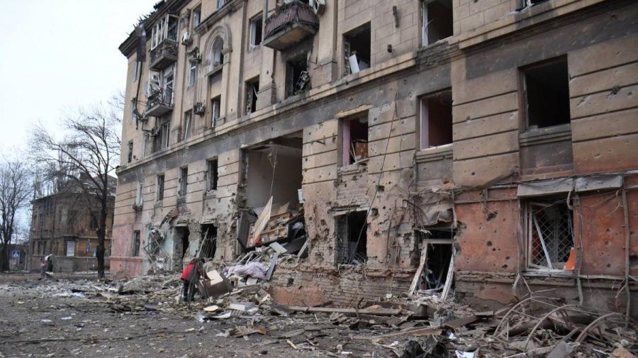 Mariupol: Oamenii se bat pentru mancare, ajutorul umanitar așa și nu a ajuns în oraș