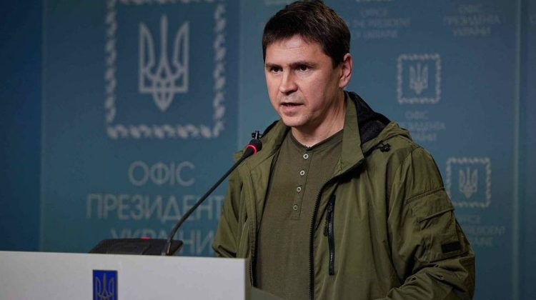 Podoleak: Soldați ruși au decapitat un militar ucrainean încă viu. Kremlinul zice că-i îngrozitor, dar crede că e fals
