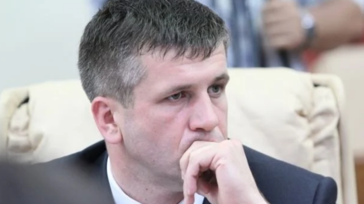 Ex-directorul SIS, Vasile Botnari, a fost reținut pentru 72 de ore