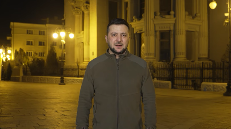 VIDEO Zelenski, filmat noaptea pe străzile Ucrainei. A adresat un mesaj rușilor legat de încetarea focului și negocieri