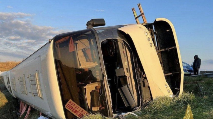 Autobuz care transporta refugiați din Ucraina s-a răsturnat în Italia. O femeie a decedat