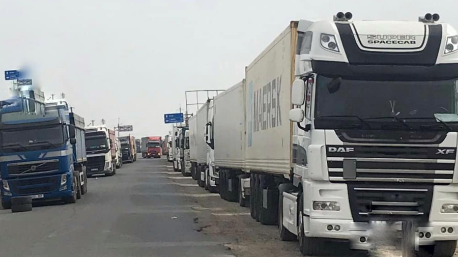 Trafic sporit de camioane cu marfă în postul vamal Giurgiulești, pe sensul de ieșire din Moldova