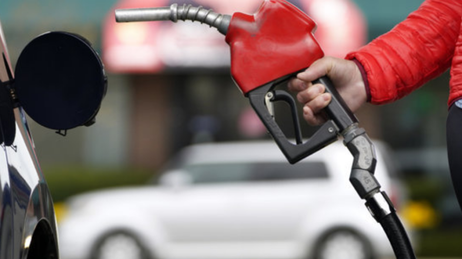 Carburanții – tot mai ieftini! Motorina va costa cu 27 de bani mai puțin