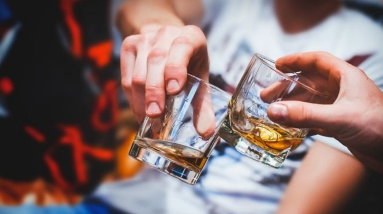 Un oraș din Europa interzice alcoolul. Restricțiile care stârnesc revolte