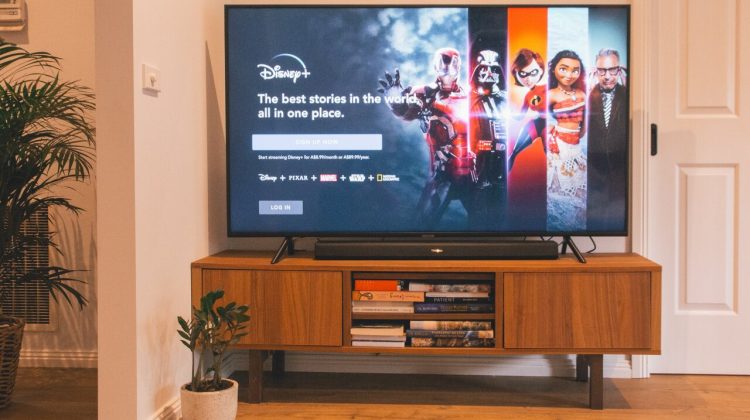 5 motive pentru care un televizor 4k UltraHD este o achiziție smart în 2022