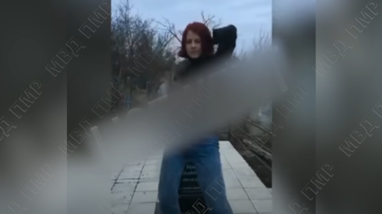 VIDEO Dans… pe morminte. În goana după popularitate, doi tineri au recurs la gesturi extreme