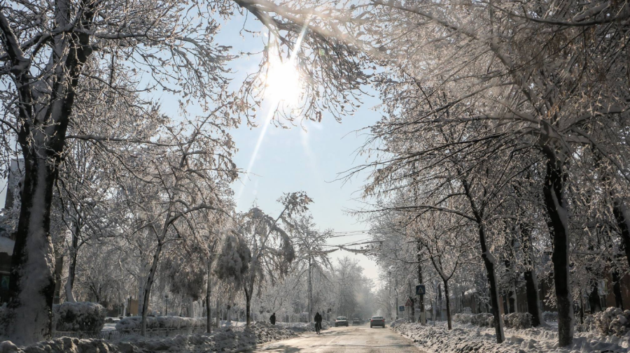 Iarna nu vrea să plece? Ce temperaturi prognozează meteorologii pentru această săptămână