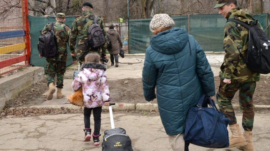 GALERIE FOTO Militarii Armatei Naționale continuă să ajute refugiații din Ucraina.