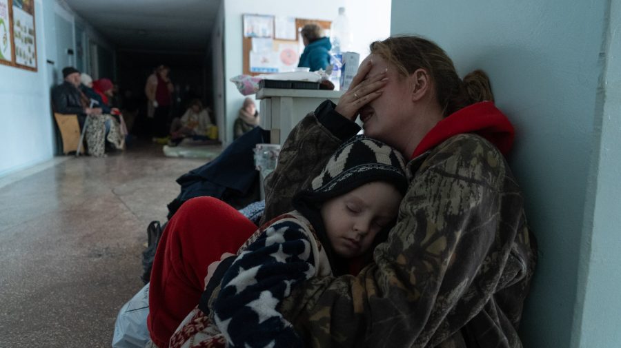 Peste 160.000 de oameni trăiesc în Mariupol fără apă și electricitate. Coridoarele de evacuare sunt controlate de ruși