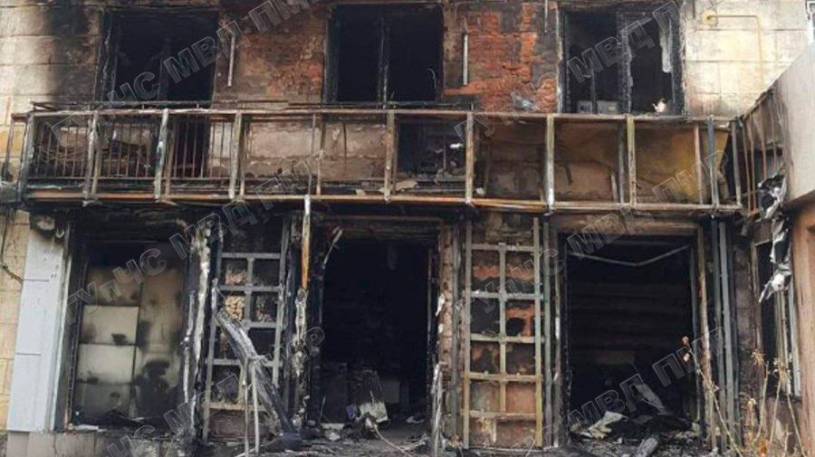 FOTO Incendiu de proporții! Flăcările au înghițit un magazin de telefoane în Tiraspol
