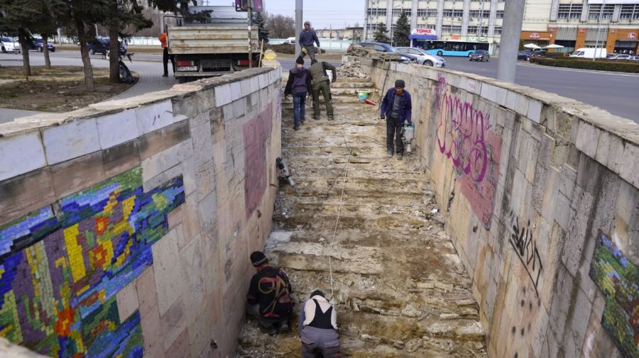 FOTO Pasajul subteran din strada Ion Creangă – în proces de reparație! Valoarea lucrărilor este de circa 4 mil. de lei