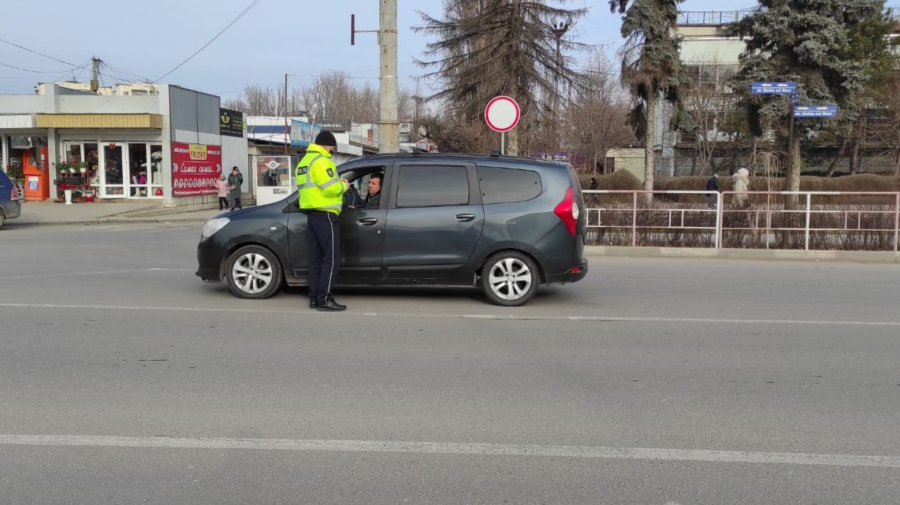 Nicio mașină n-a trecut pe alături! Taxiurile din Bălți, verificate de polițiști
