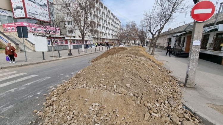 Atenție, șoferi și pietoni! Strada Tighina intră în reparații!