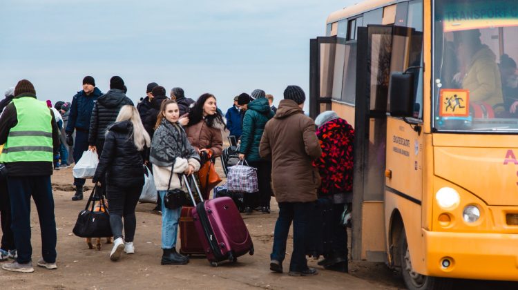 Locuri de muncă pentru refugiați: Unde ar putea lucra ce care fug de urgia războiului din Ucraina