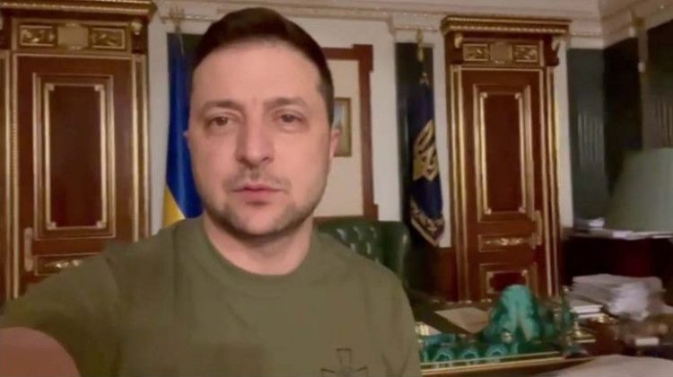 VIDEO Deși presa rusă anunța că ar fi fugit în Polonia, Zelensky dezminte informația