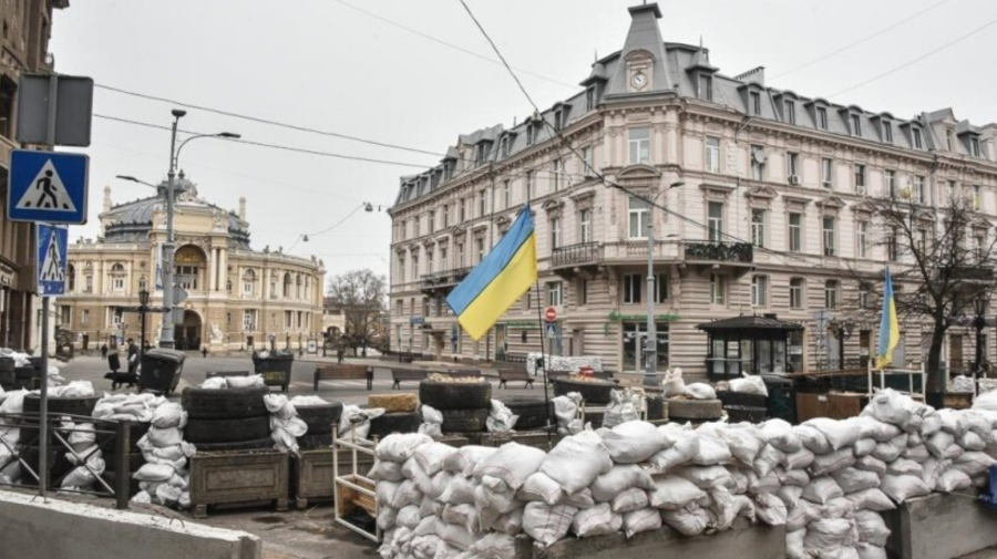 „Am distrus o rafinărie și trei depozite”. Moscova confirmă atacurile asupra Odesei