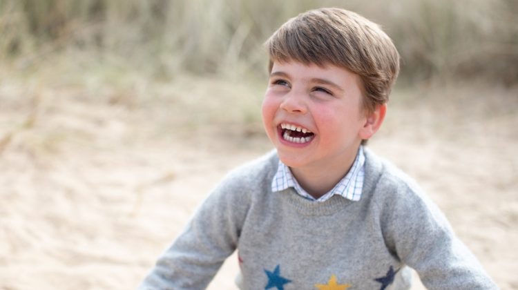 GALERIE FOTO! Prințul William și Kate au publicat imagini cu fiul cel mic. Louis este astăzi sărbătorit