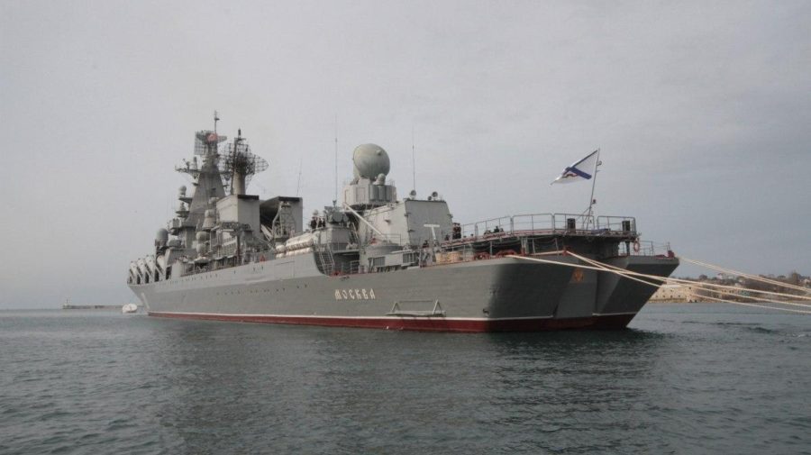 Rușii au petrecut pe ultimul drum nava scufundată „Moskva”, deși spun că nu au fost victime