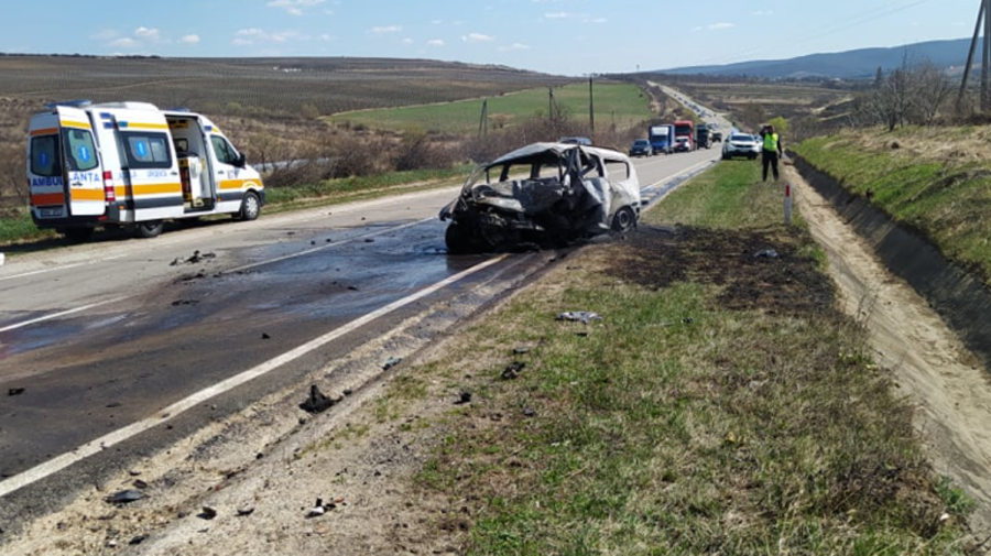 VIDEO Accident de groază la ieșirea din satul Codreanca! Două cadavre carbonizate – descarcerate dintr-un automobil