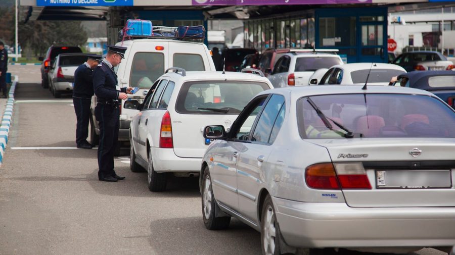În atenția călătorilor transfrontalieri! Ce acte trebuie să prezinte la trecerea frontierei de stat