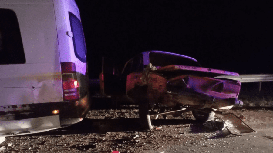 FOTO Iresponsabilitate maximă! O șoferiță din Dondușeni s-a urcat beată la volan și a accidentat mai multe vehicule