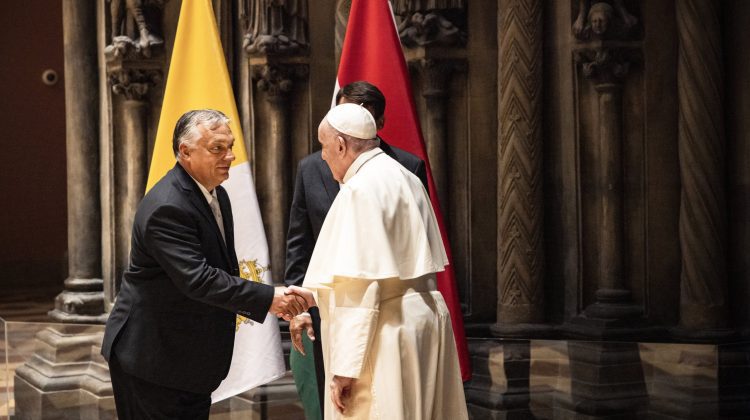 VIDEO Papa Francisc l-a primit pentru prima oară la Vatican pe Viktor Orban. A primit medalia Sfântului Martin