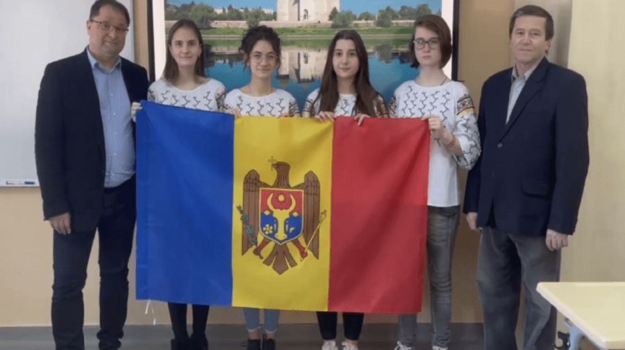 Argint și bronz pentru Moldova! Trei eleve au obținut medaliile la Olimpiada Europeană de Matematică
