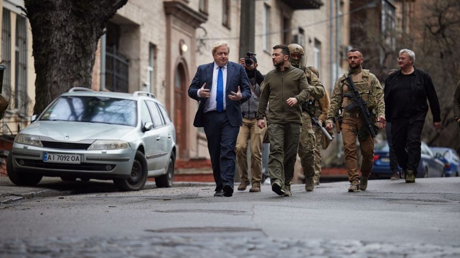 FOTO Cum arată primele pagini ale ziarelor din Marea Britanie după vizita lui Boris Johnson în Ucraina
