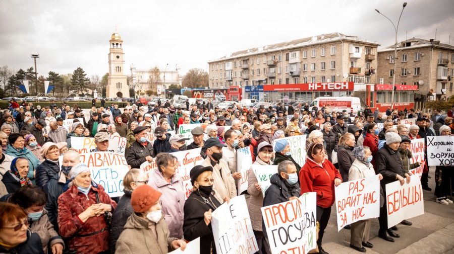 Partidul Șor a scos mii de oameni la proteste! Manifestații au avut loc în Chișinău și-n alte orașe ale țării