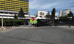 FOTO Primăria nu mișcă un deget pentru a stopa demolarea Hotelului Național, în schimb dă indicații organelor statului