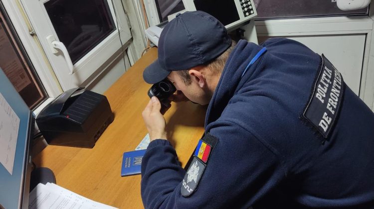 Irakian cu patru permise de ședere false, reținut la Aeroport. Bărbatului i s-a refuzat intrarea în Moldova
