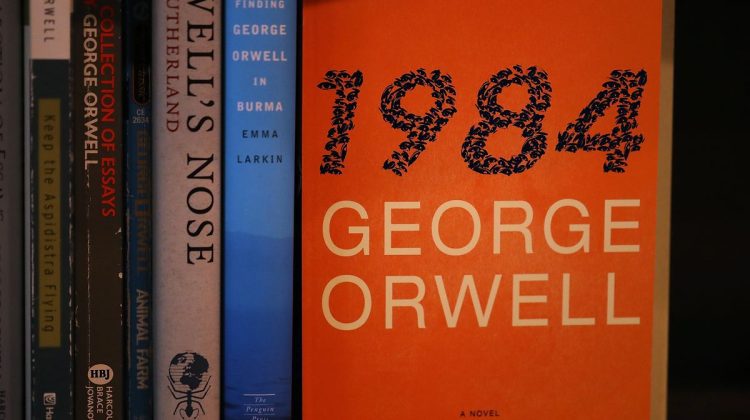Romanul „1984″ al lui George Orwell a fost retras din vânzare în Belarus. Care a fost motivul