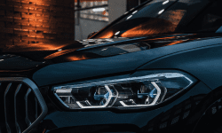 BMW va trece la următoarea generație de baterii mai ieftine pentru noua sa platformă de vehicule electrice