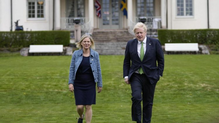 Suedia şi Marea Britanie au semnat un acord de apărare reciprocă. Anunțul vine înaint de decizia de aderarea la NATO