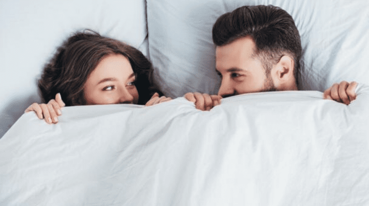 Nu transformam sexul în banalitate! Cinci obiceiuri care te vor ajuta să reaprinzi scântei în dormitor