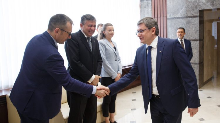 Problemele diasporei din Italia, tema discuțiilor dintre Grosu și parlamentari italieni, aflați la Chișinău